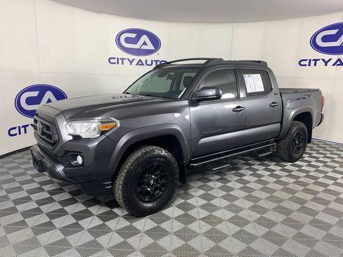 Used 2022 Toyota Tacoma SR5 RWD image 7