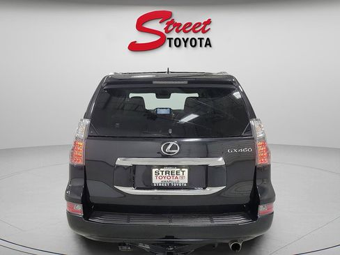Used 2023 Lexus GX 460 Premium image 3