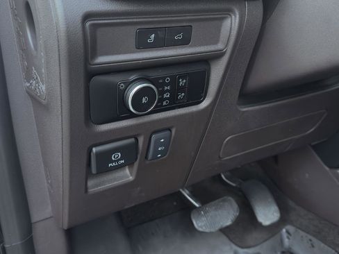 Used 2024 Ford Expedition Max King Ranch image 16