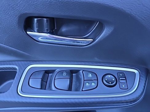 Used 2024 Nissan Versa SR w/ Trunk Package image 20