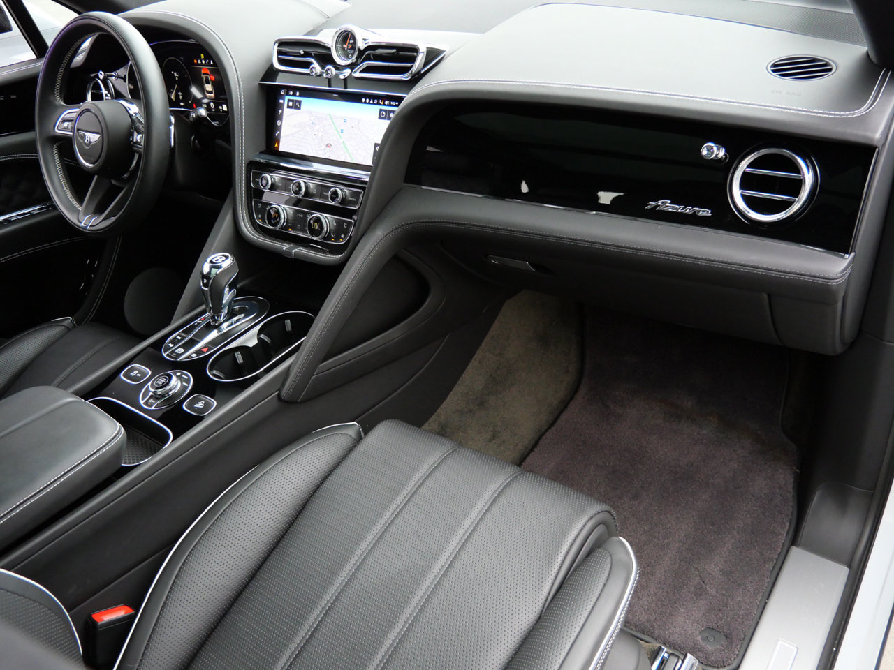 Used 2023 Bentley Bentayga AWD/4WD image 2