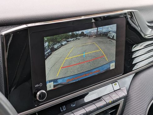 Used 2025 Toyota Camry SE FWD image 6