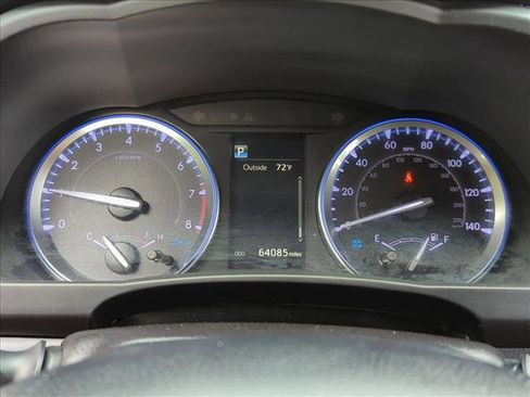 Used 2019 Toyota Highlander SE w/ Nightshade Edition image 10