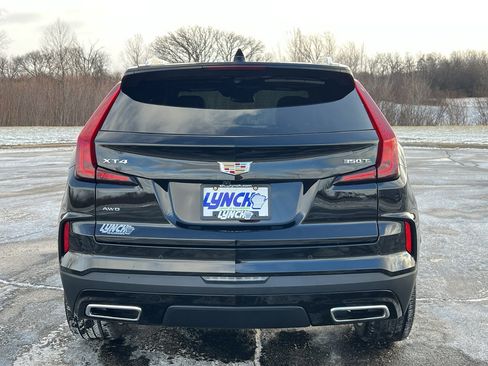 Used 2024 Cadillac XT4 Premium Luxury image 3