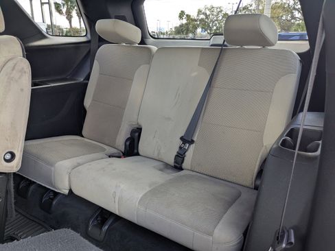 Used 2023 Chevrolet Traverse LT image 15