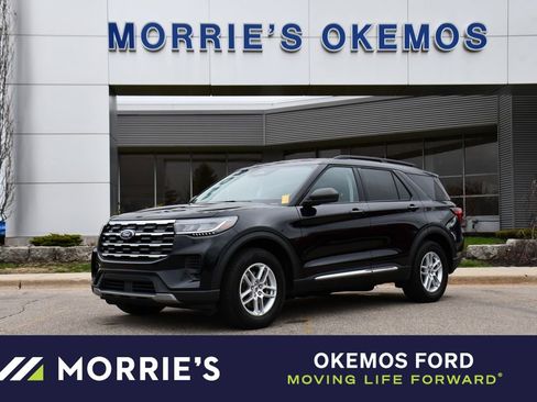 Used 2025 Ford Explorer Active AWD/4WD image 1