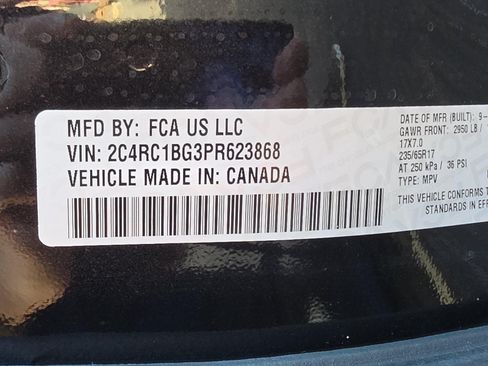 Used 2023 Chrysler Pacifica Touring-L FWD image 36