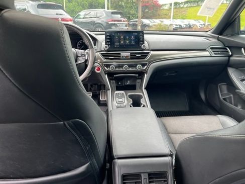 Used 2020 Honda Accord Sport image 16