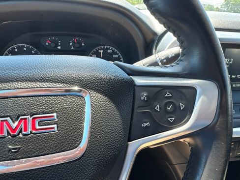 Used 2019 GMC Acadia SLE FWD image 17