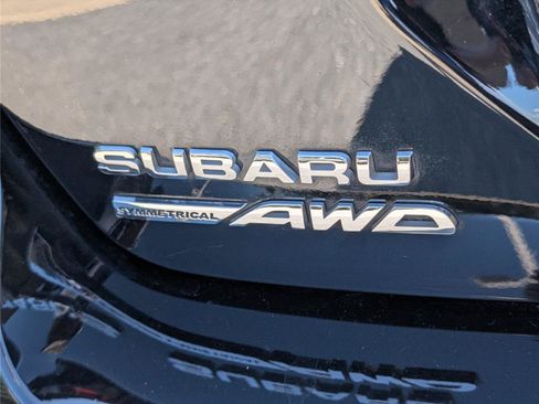 Used 2025 Subaru Crosstrek 2.5i Premium AWD/4WD image 9