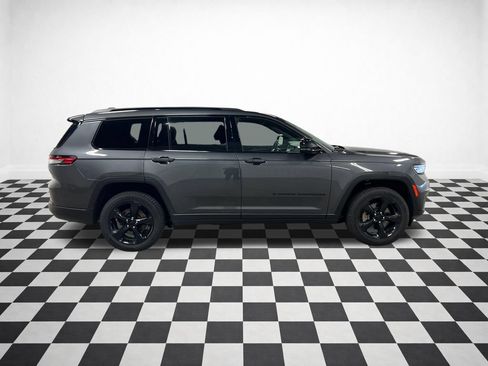 Used 2021 Jeep Grand Cherokee L Laredo AWD/4WD image 2