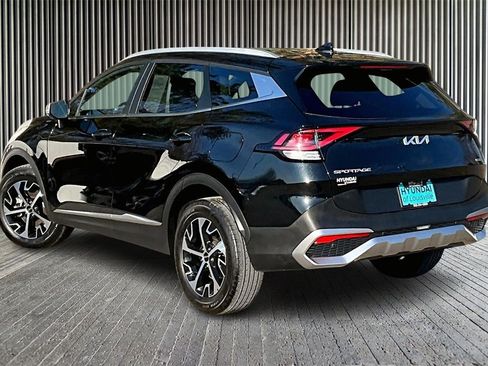 Used 2023 Kia Sportage EX image 2