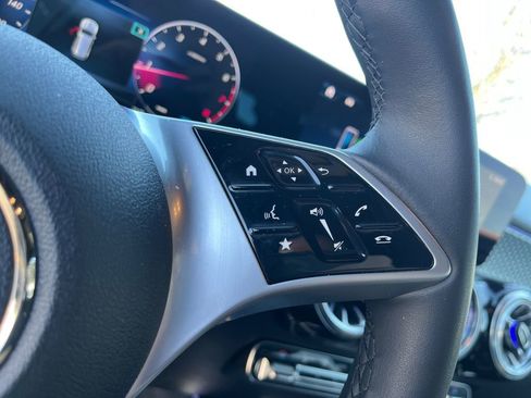 Certified 2025 Mercedes-Benz GLB 250 4MATIC image 25