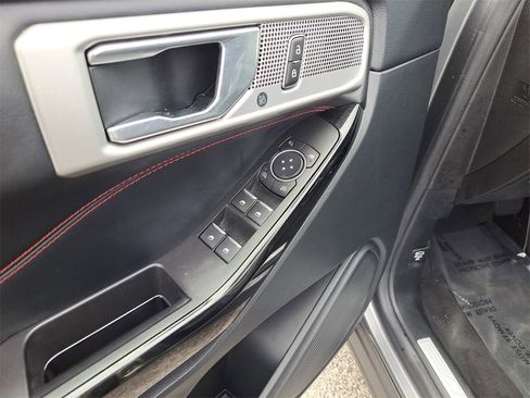 Certified 2022 Ford Explorer ST-Line w/ Class IV Trailer Tow Package image 14