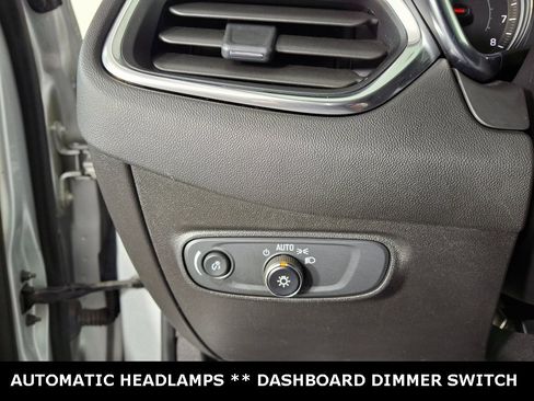 Used 2022 Chevrolet Equinox LT image 11