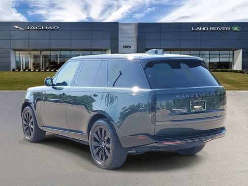 Used 2025 Land Rover Range Rover Autobiography AWD/4WD image 4