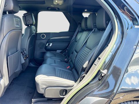 Used 2023 Land Rover Discovery Metropolitan Edition AWD/4WD image 25