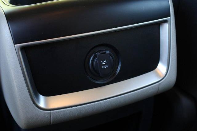 Used 2025 Kia Carnival EX FWD image 25
