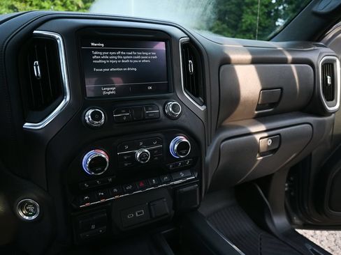 Used 2020 GMC Sierra 1500 AT4 w/ AT4 Premium Package AWD/4WD image 13