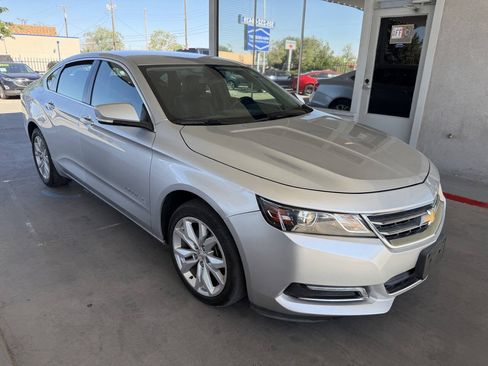 Used 2018 Chevrolet Impala LT FWD image 2