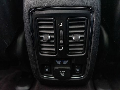 Used 2018 Jeep Grand Cherokee Limited w/ Luxury Group II image 28