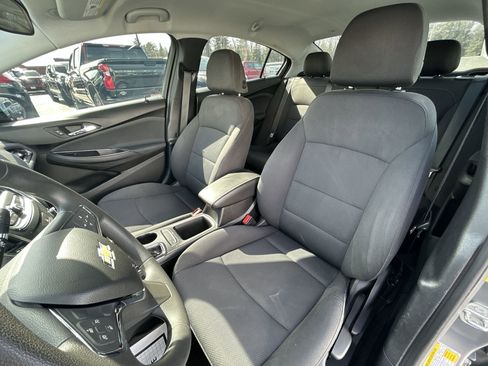 Used 2019 Chevrolet Cruze LT image 13