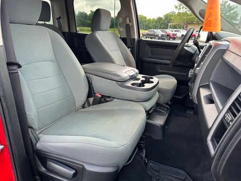 Used 2018 RAM 2500 Tradesman w/ Chrome Appearance Group AWD/4WD image 17