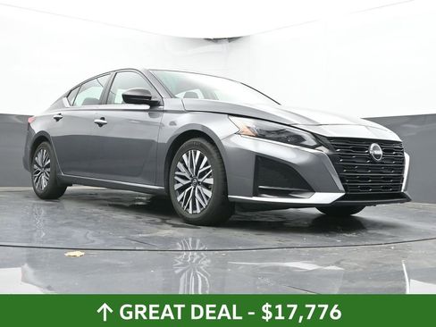 Used 2024 Nissan Altima 2.5 SV image 47