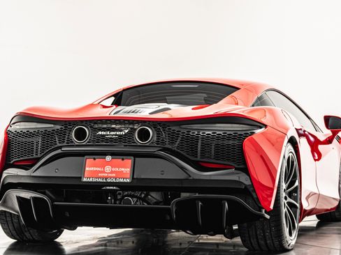 Used 2023 McLaren Artura RWD image 9