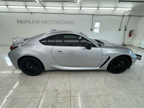 Used 2023 Toyota GR86 Premium w/ ALL Weather Mat Package (TMS) RWD image 4