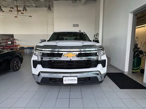 Used 2023 Chevrolet Silverado 1500 LT AWD/4WD image 30