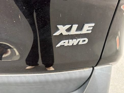 Used 2021 Toyota RAV4 XLE w/ Convenience Package AWD/4WD image 8