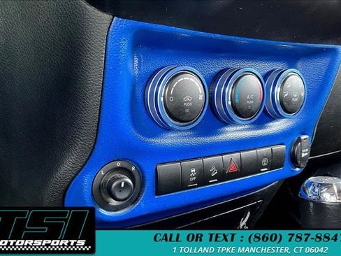 Used 2018 Jeep Wrangler Unlimited Sahara AWD/4WD image 33