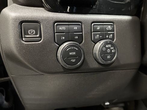 Used 2022 Chevrolet Silverado 1500 LTZ w/ LTZ Premium Package image 16