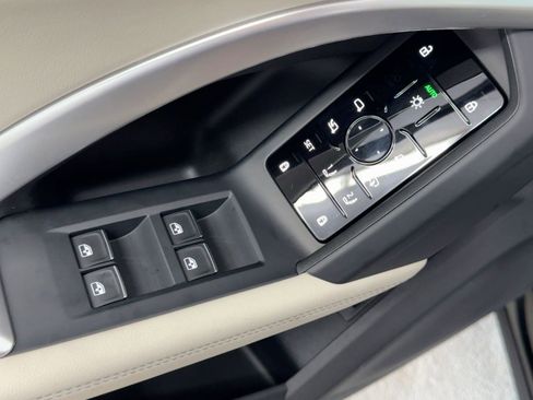 New 2025 Audi Q5 Premium image 12