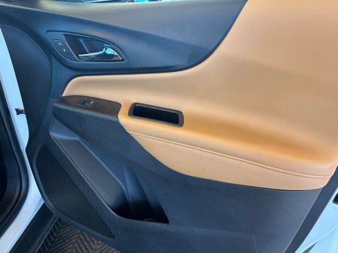 Used 2021 Chevrolet Equinox Premier AWD/4WD image 19