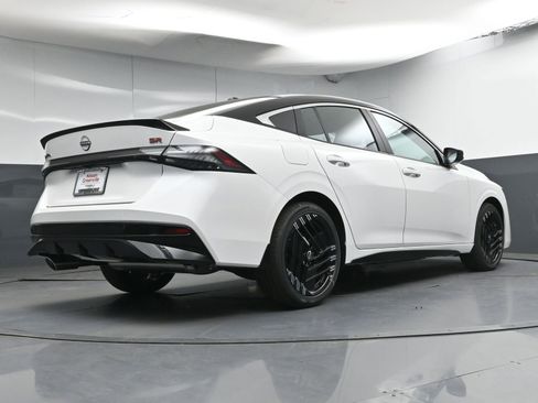 New 2026 Nissan Sentra SR w/ Floor Mat Package FWD image 23