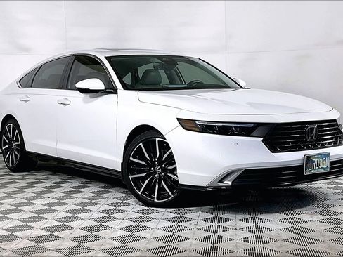 Used 2024 Honda Accord Touring image 12