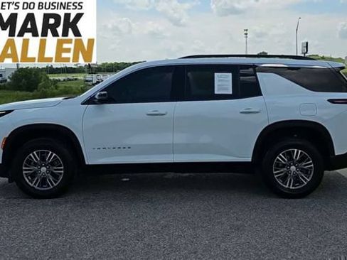Used 2024 Chevrolet Traverse LT FWD image 5