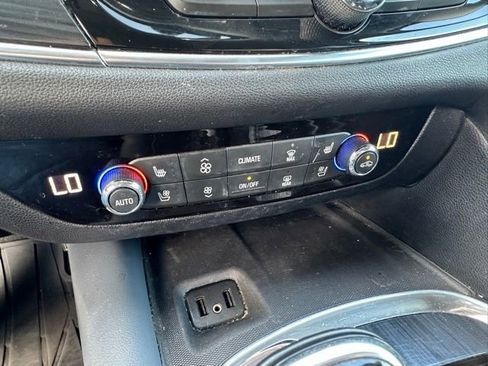 Used 2018 Buick Enclave Premium w/ LPO, Hit The Road Package AWD/4WD image 20