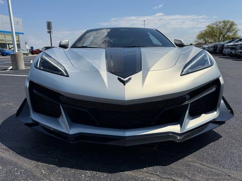 Used 2024 Chevrolet Corvette Z06 w/ Z07 Performance Package RWD image 18