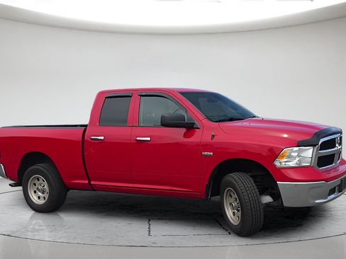 Used 2018 RAM 1500 Classic SLT AWD/4WD image 4