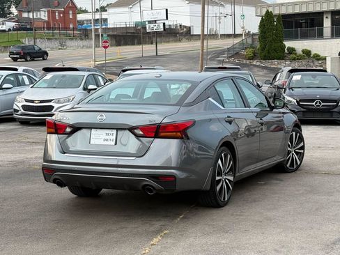 Used 2020 Nissan Altima 2.5 SR FWD image 2