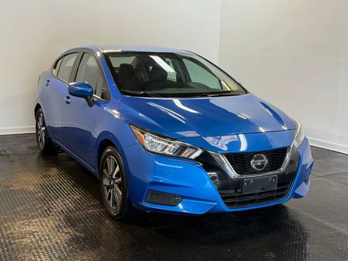 Used 2020 Nissan Versa SV FWD image 3