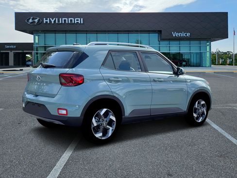 New 2026 Hyundai Venue SEL FWD image 27