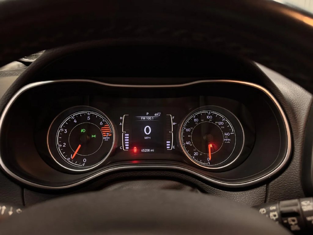 Used 2019 Jeep Cherokee Latitude Plus FWD image 25