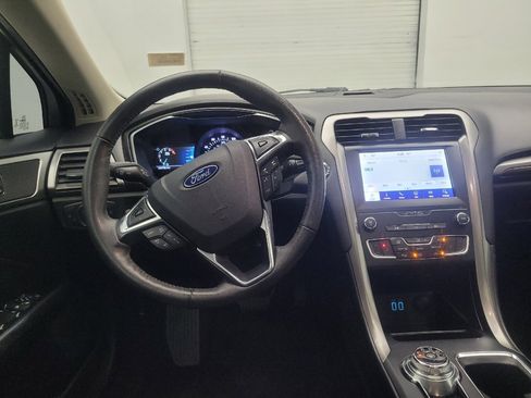 Used 2019 Ford Fusion SEL FWD image 22