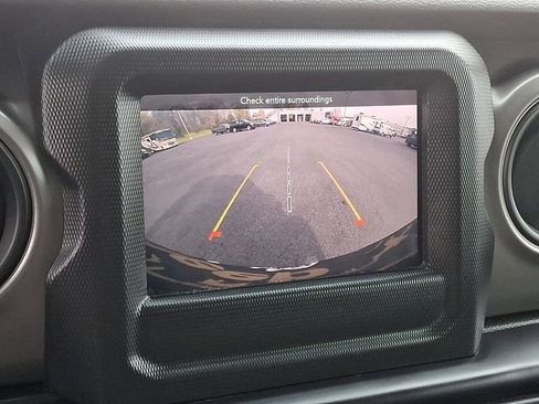 Used 2022 Jeep Wrangler Unlimited Sport image 4