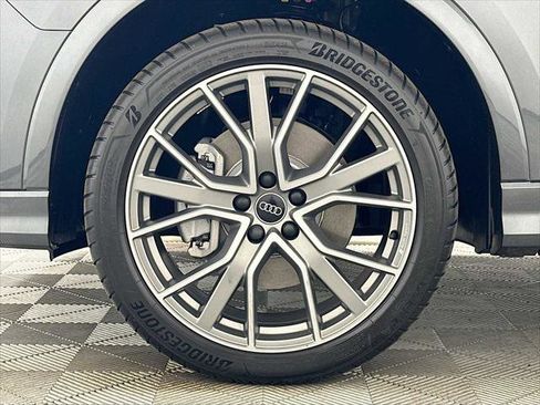 Certified 2025 Audi Q3 2.0T Premium Plus w/ Premium Plus Package AWD/4WD image 29