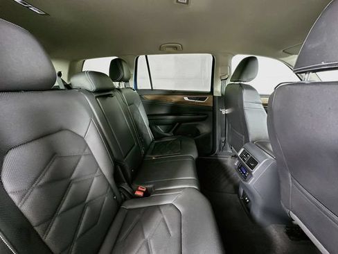 Used 2026 Volkswagen Atlas SE FWD image 25